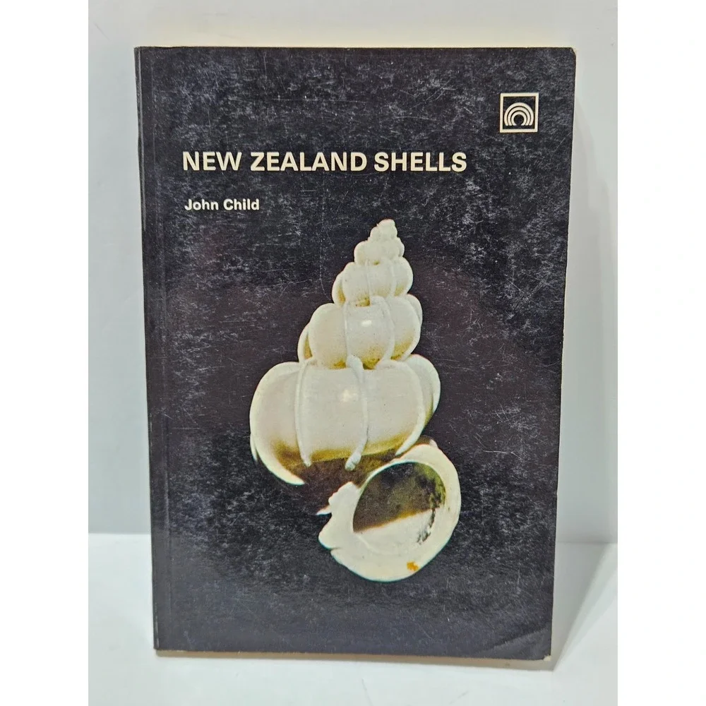 New Zealand Shells - John Child - 1974 Fontana Periwinkle
